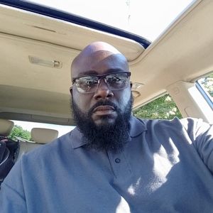 Meet your Posher, Dennis